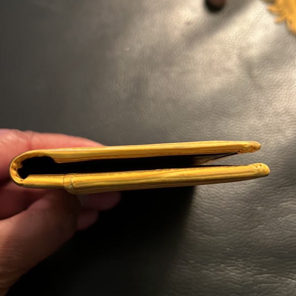 Louis Vuitton Yellow Epi Card Case SP0020 - Picture 8 of 9
